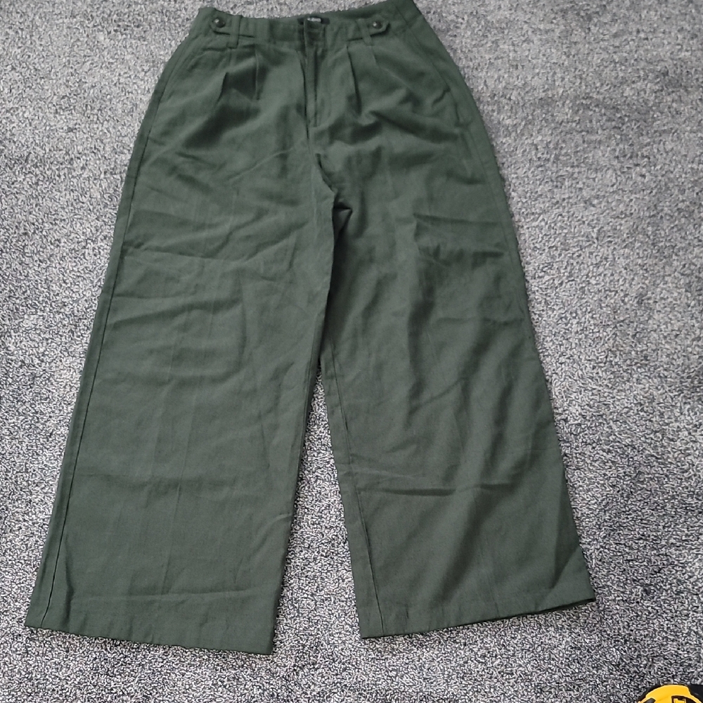 Green Wide-Leg Pants